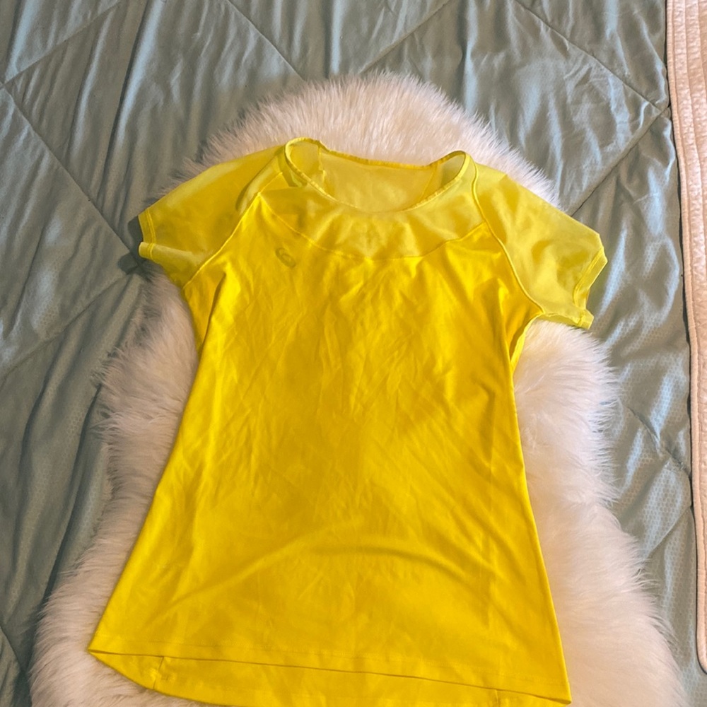 Oasics Top bright yellow